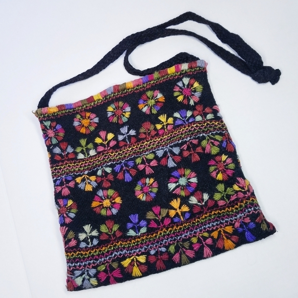 Bohemian Embroidery Medium Size Knit Bag